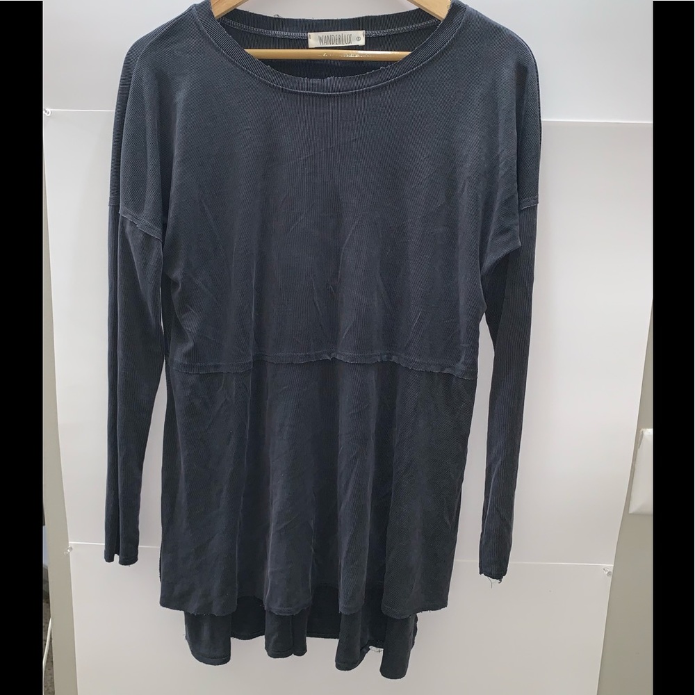 Wanderlux gray long sleeve blouse